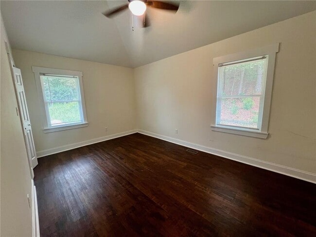 Building Photo - 470 Barnes Mill Dr