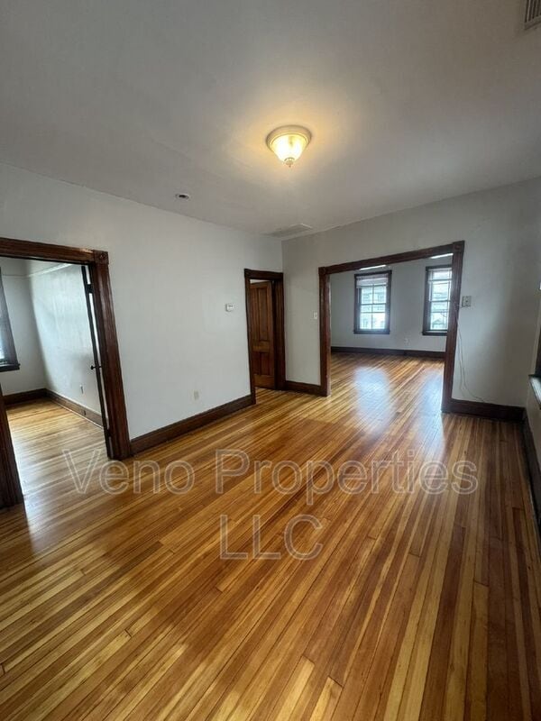 Building Photo - 149 Saratoga Ave