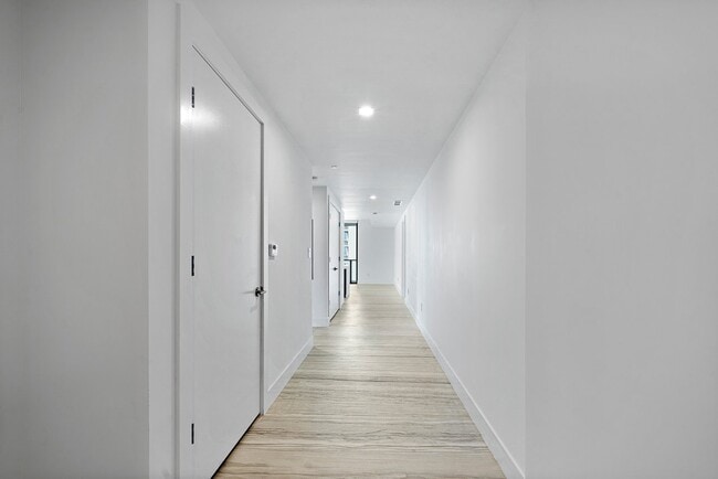 Building Photo - 730 N Ocean Blvd