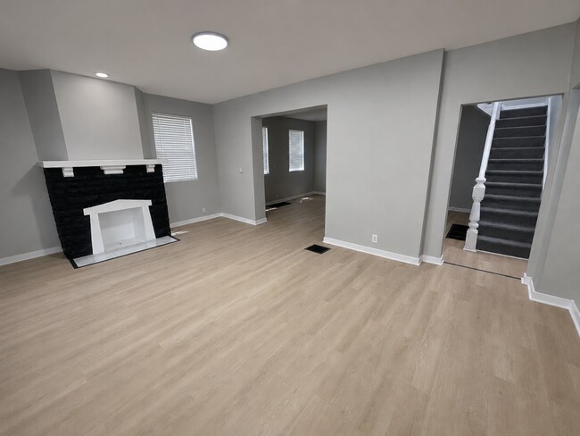 Building Photo - 2910 Belleview Ave