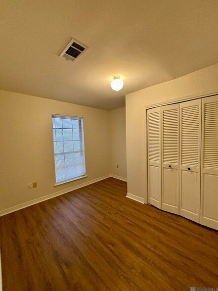 Building Photo - 5416 Heatherstone Dr