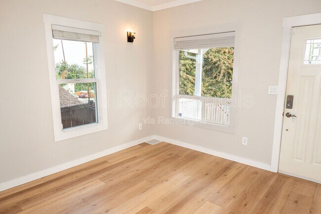 Building Photo - 2243 E 35th St