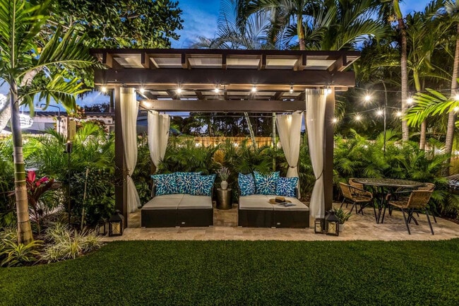 Building Photo - 2004 NE 17th Way