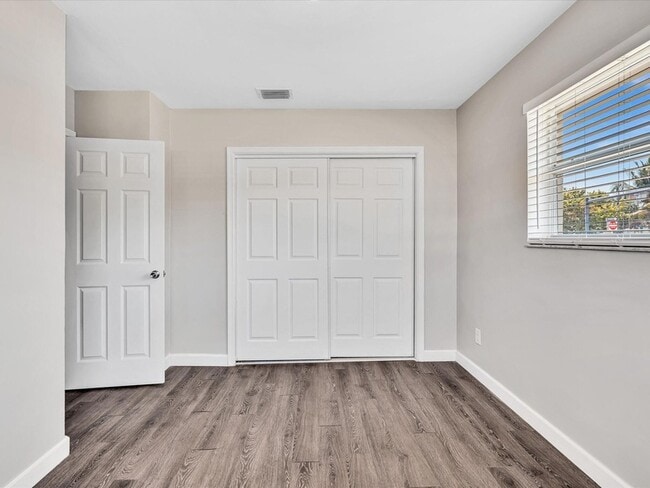 Building Photo - 54 SW 16th St