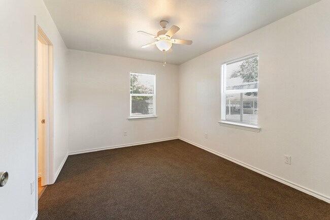Building Photo - 720 Pritchett Ln