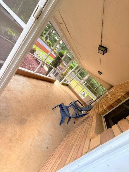 Building Photo - 319 Rosemont Ave