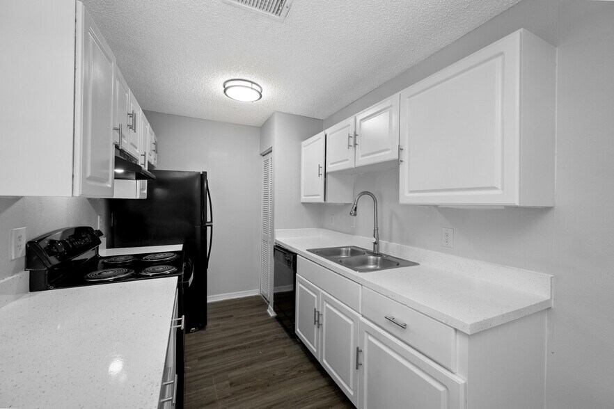 Building Photo - 10723 Buckingham Ct