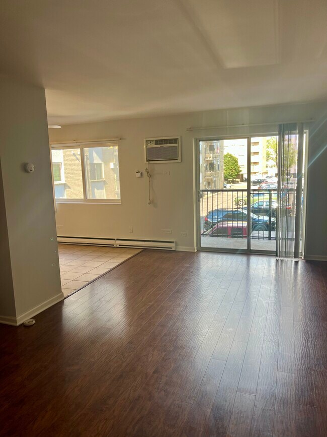 Building Photo - 310 Lathrop Ave
