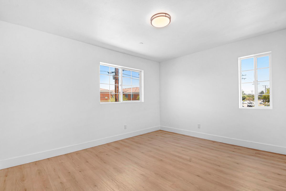 Building Photo - 16385 Valencia Ave