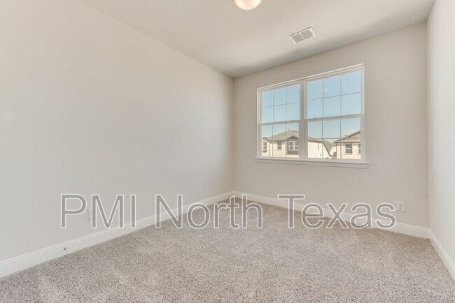 Building Photo - 737 Portina Dr