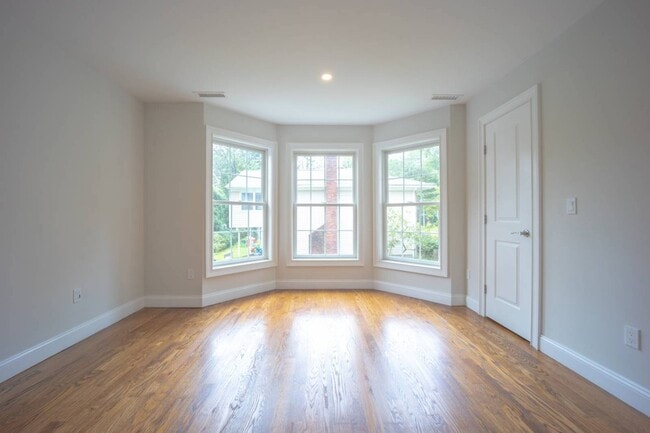 Building Photo - 1 Kewanee Rd