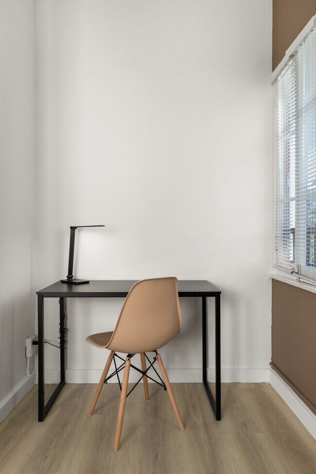 Building Photo - 840 Hilgard Ave