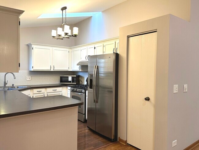 Building Photo - 809 Spring Creek Ct