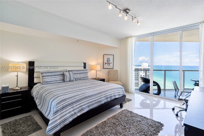 Building Photo - 16699 Collins Ave