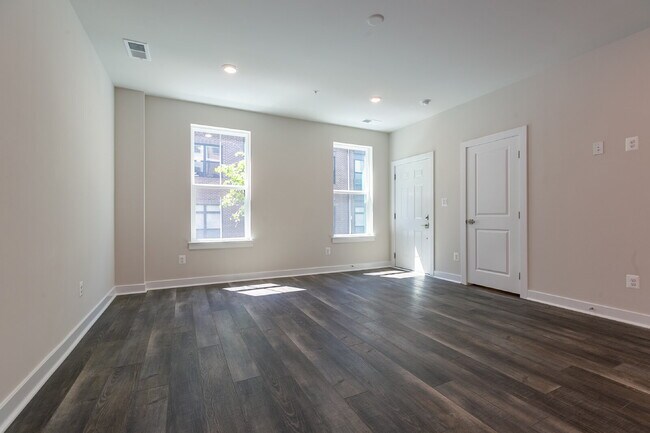 Building Photo - Elegant Townhome Living Near Herndon Conveniences