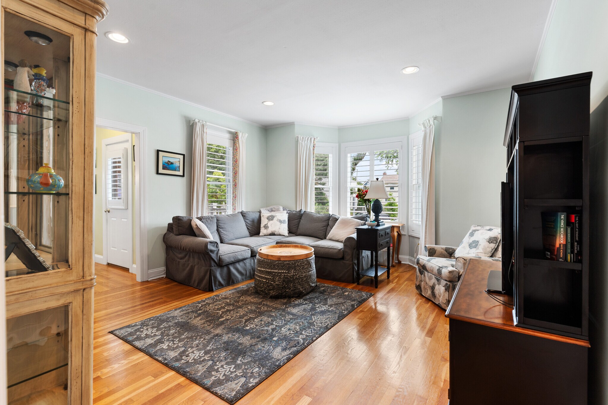 Building Photo - 46 Yale Ave