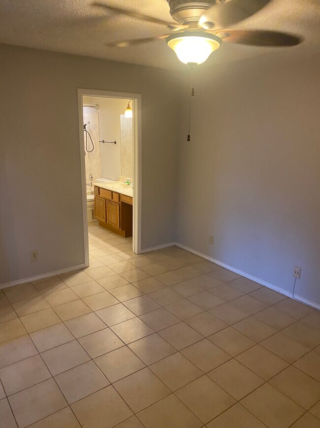 downstairs master suite - 18040 Midway Rd