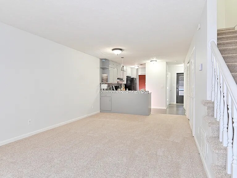 Building Photo - 123 Curtis Rd