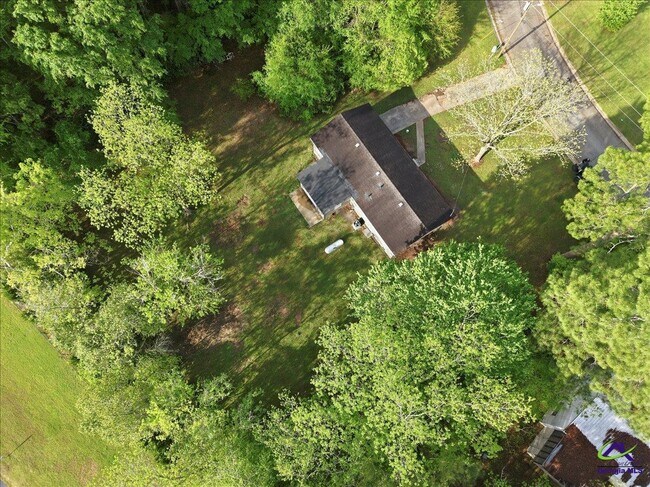 Building Photo - 526 Ochlahatchee Dr