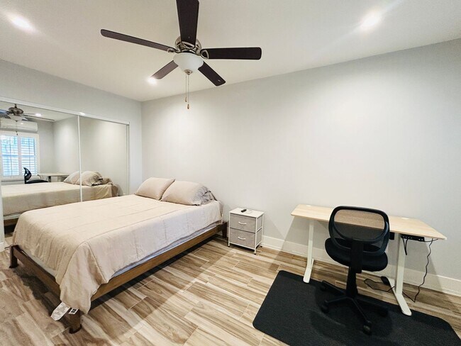 Building Photo - 8828 Haas Ave