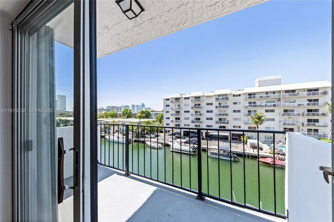 Building Photo - 3642 NE 171 St