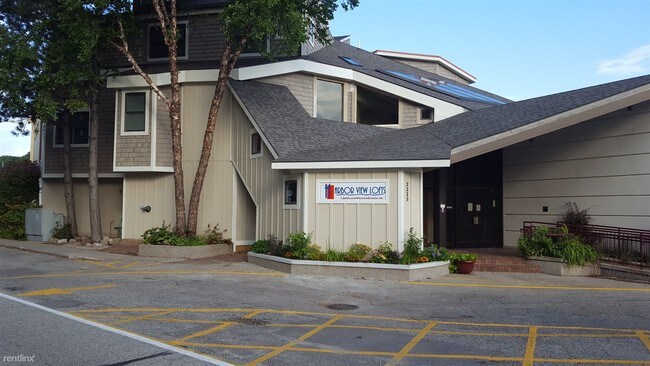 Building Photo - 8 br, 5 bath Condo - 2225 S Shore Dr Harbo...