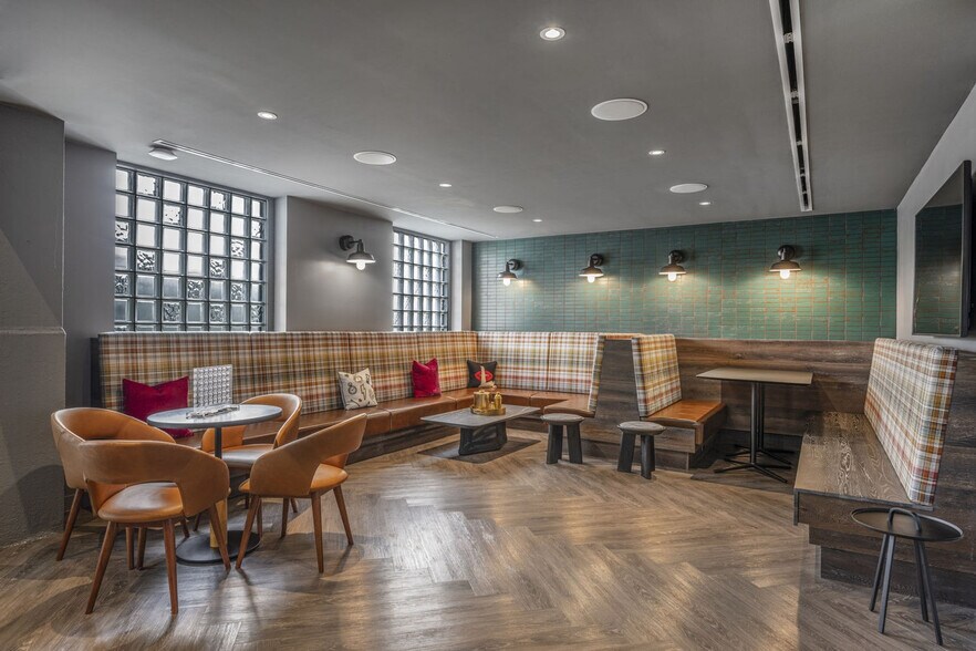 Building Photo - 485 Foley St