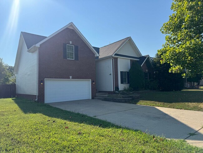 Building Photo - Single Family Home in Clarksville!