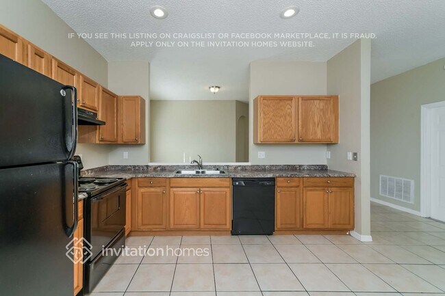 Building Photo - 1613 Stanley Ave