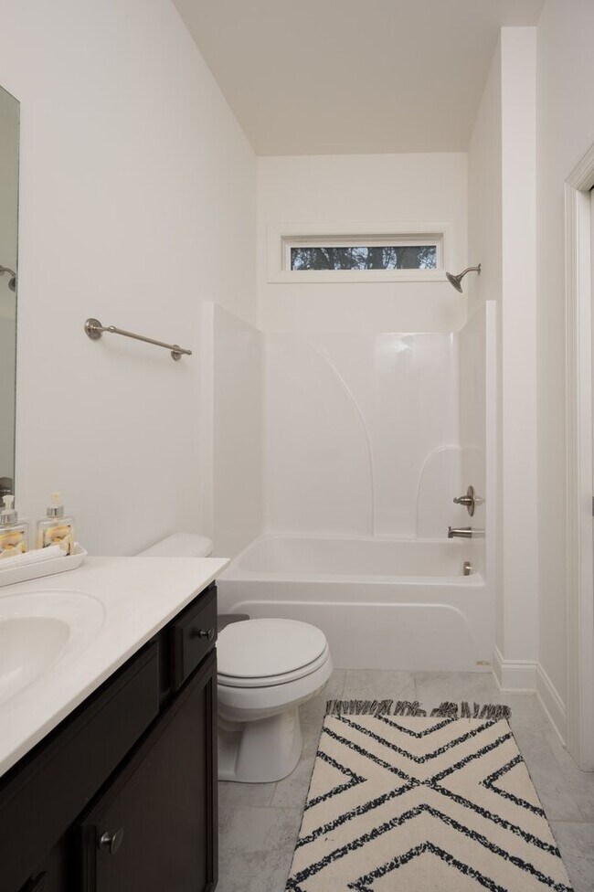 Building Photo - **LIKE NEW EXECUTIVE HOME IN A CUL-DE-SAC ...