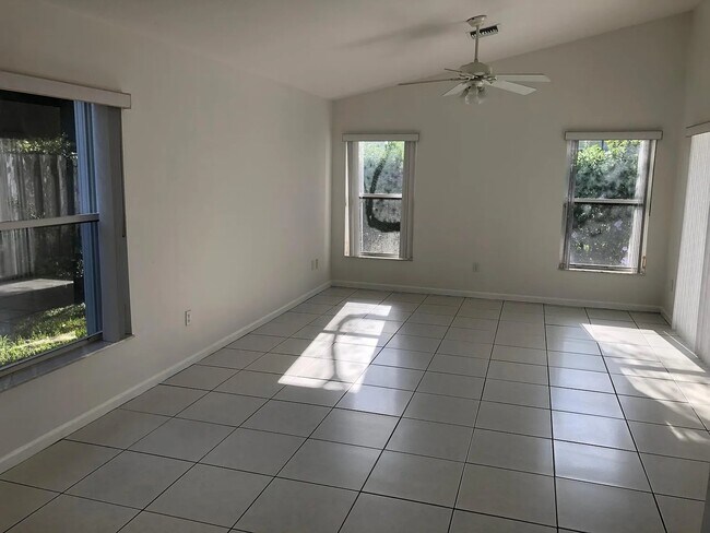 Building Photo - 22875 Barrister Dr