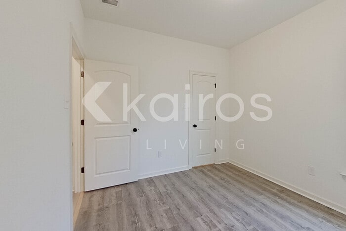 Building Photo - 215 Peppercorn Wy