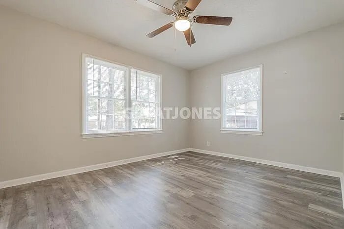 Building Photo - 1908 St Louis Ave