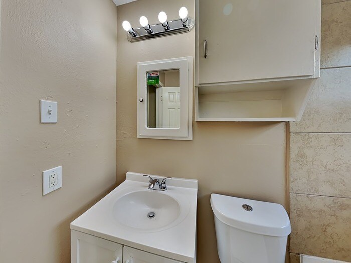 Building Photo - 407 Harold Ln