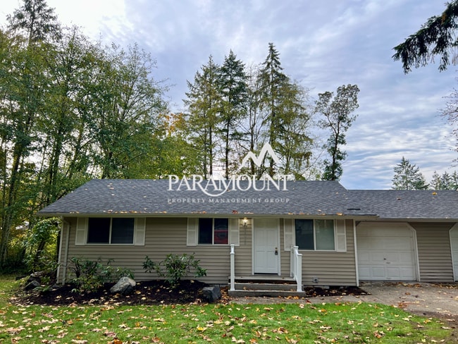 Primary Photo - Cute 3 Bedroom Duplex in Gig Harbor