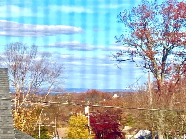 Building Photo - 12 Soundview Ave