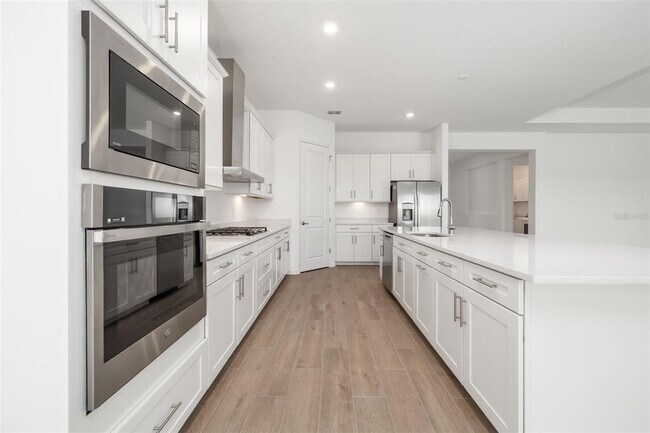 Building Photo - 5604 Lightning Whelk Ln