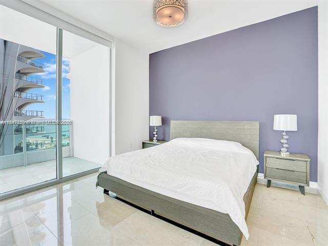 Building Photo - 900 Biscayne Blvd