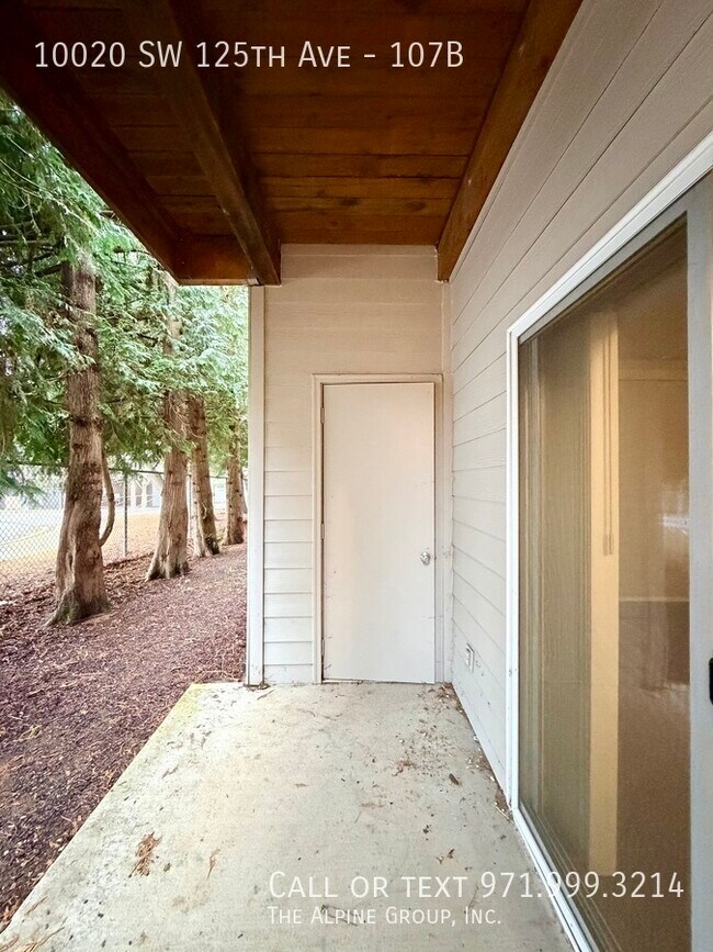 Building Photo - 10020 SW 125th Ave