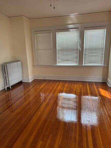 Building Photo - 102 Riggs Pl