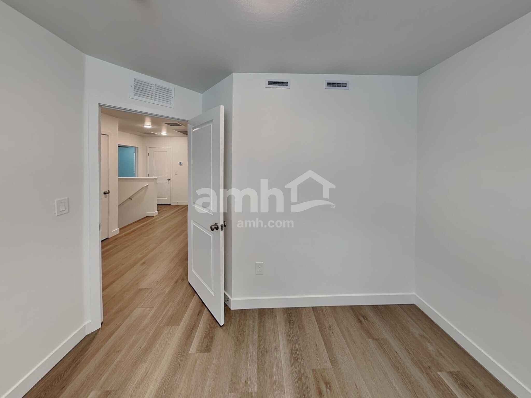 Building Photo - 6975 N 125th Dr