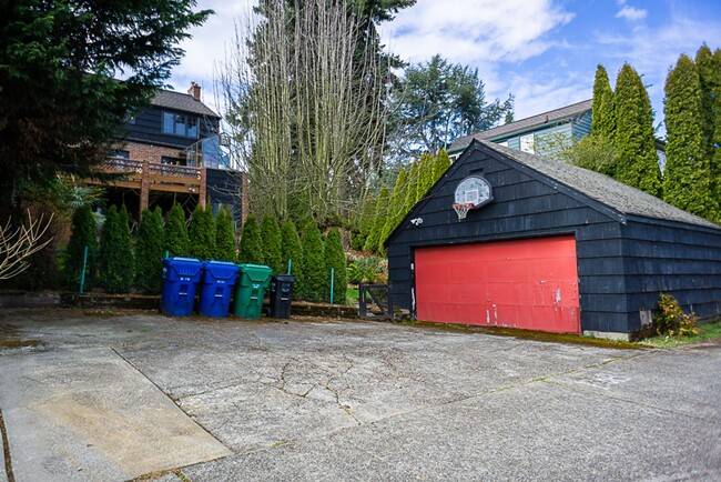 Building Photo - 4Bd/2.5Ba Seattle House