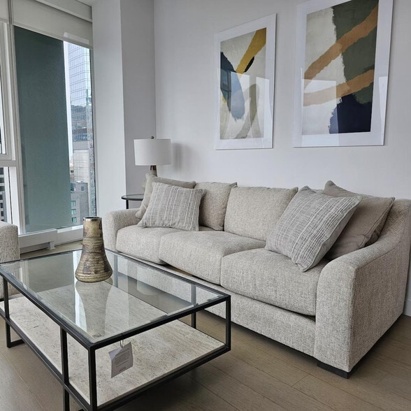 Building Photo - 1626 Broadway-SI ID1461706P