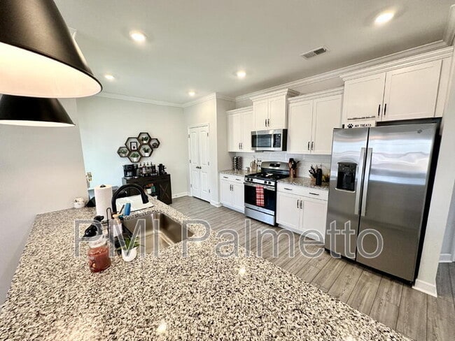 Building Photo - 1059 Ashcroft Cir