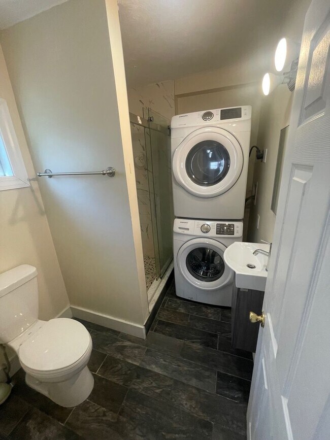 Building Photo - 296-298 Hurley Street