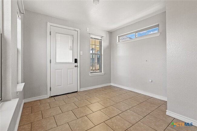 Building Photo - 1604 Mamye Jane Dr