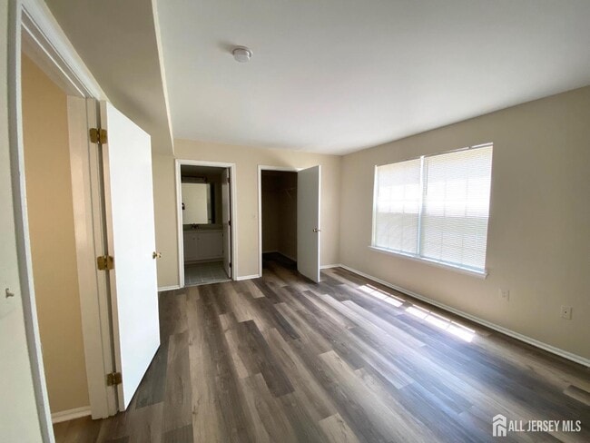 Building Photo - 420 Plymouth Rd