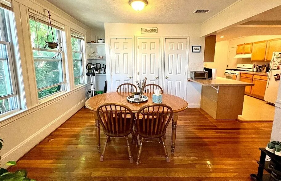 Building Photo - 220 Summer St