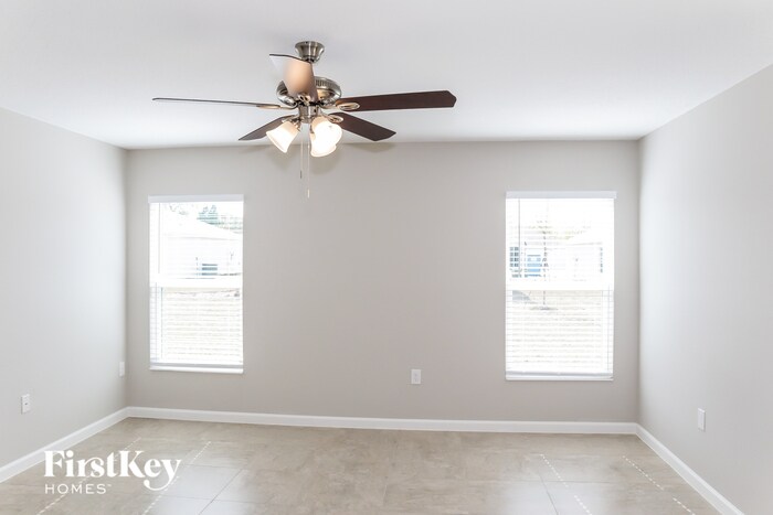 Building Photo - 329 S Haven Ct