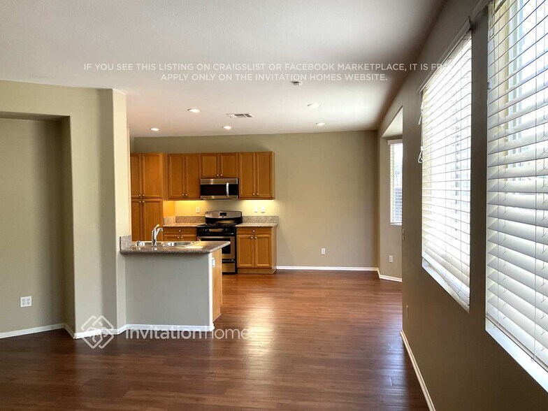 Building Photo - 928 Glendora Dr